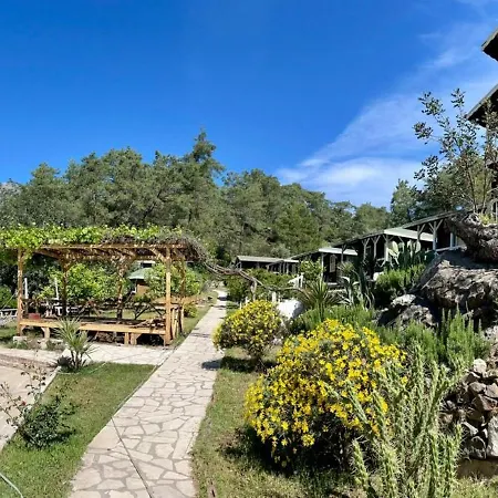 מלון Angels Garden 3*